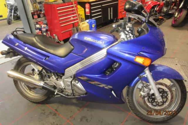 Kawasaki ZZ-R 250 (2004) thumbnail 1
