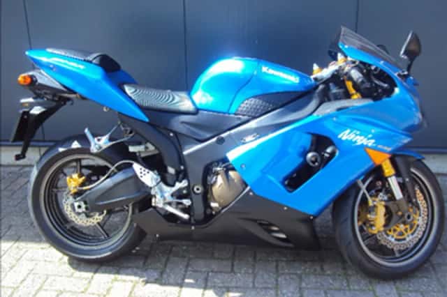 Kawasaki ZX-6R (2005) thumbnail 1