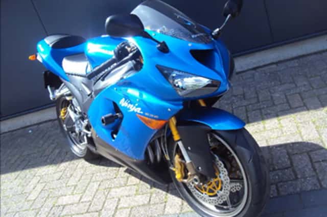 Kawasaki ZX-6R (2005) thumbnail 3