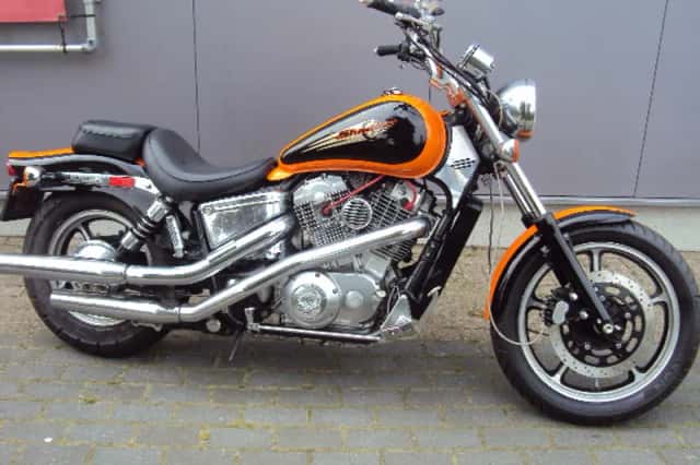 Honda VT 1100 C Shadow (1996) thumbnail 1