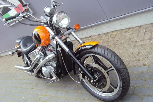 Honda VT 1100 C Shadow (1996) thumbnail 3