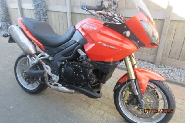 Triumph Tiger 1050 (2007) thumbnail 2