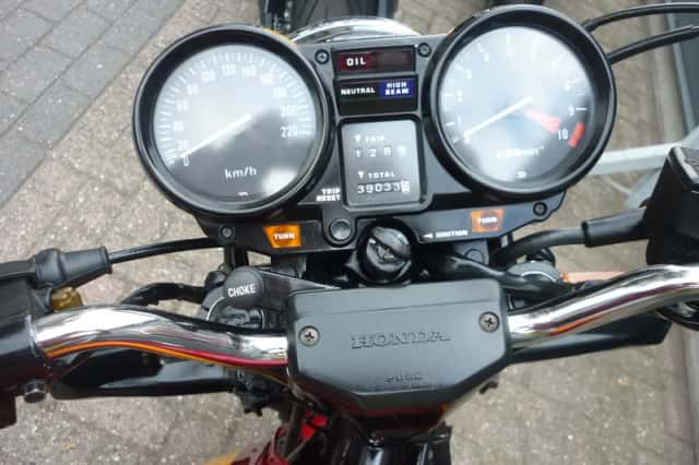 Honda CB750F (1983) thumbnail 2