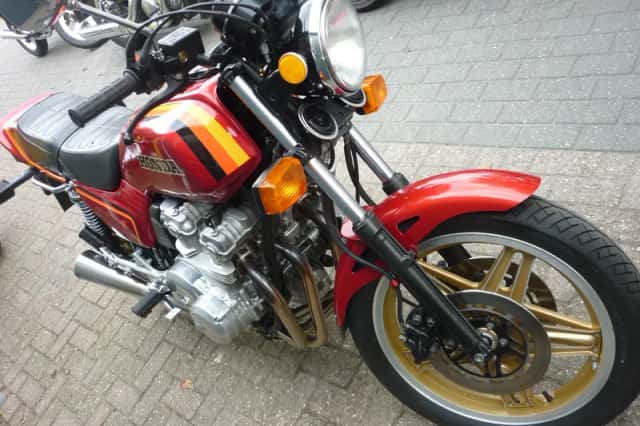 Honda CB750F (1983) thumbnail 3