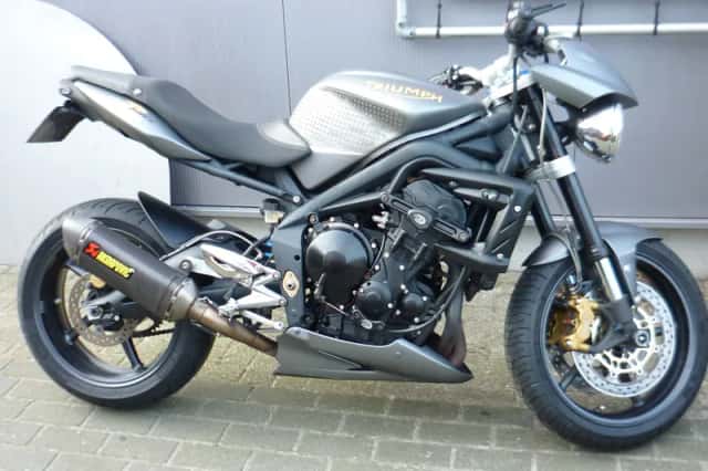 Triumph Street Triple (2009) thumbnail 1