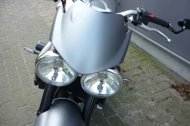 Triumph Street Triple (2009) thumbnail 2