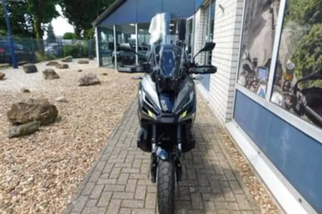 Honda X ADV (2024) thumbnail 3