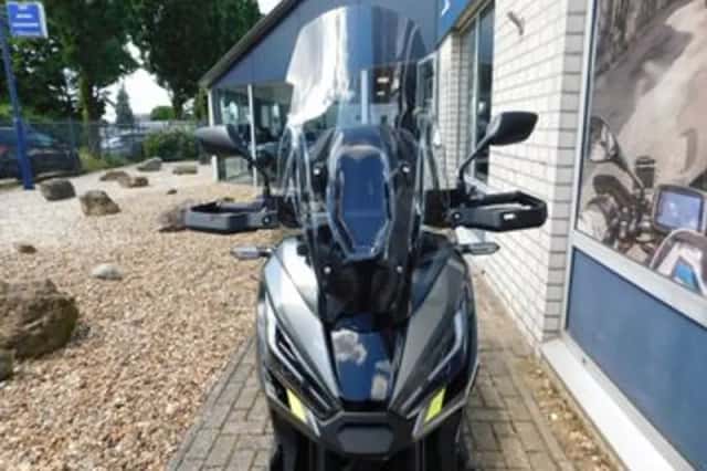 Honda X ADV (2024) thumbnail 6