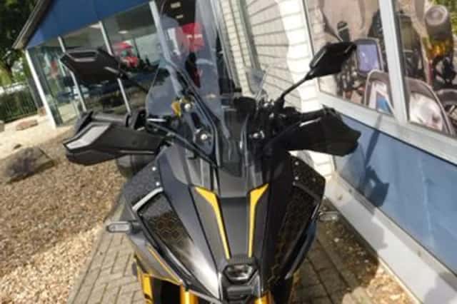Suzuki Gsx S 1000 GX (2024) thumbnail 6