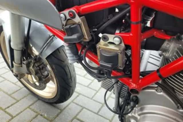 Ducati 750 SS (2001) thumbnail 6
