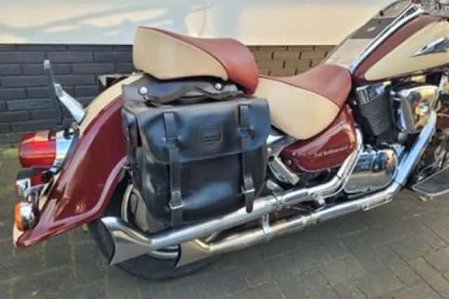 Suzuki Intruder (1997) thumbnail 3