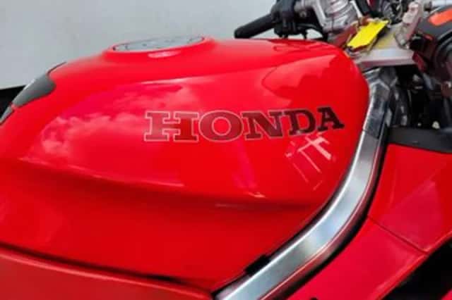 Honda VFR 750 F (1992) thumbnail 5
