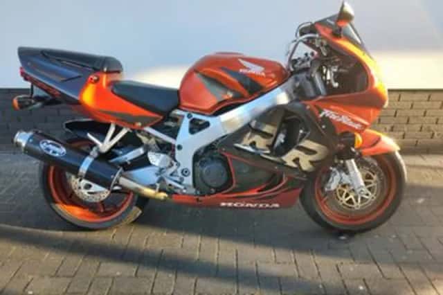 Honda CBR 900 RR Fireblade (1999) thumbnail 4