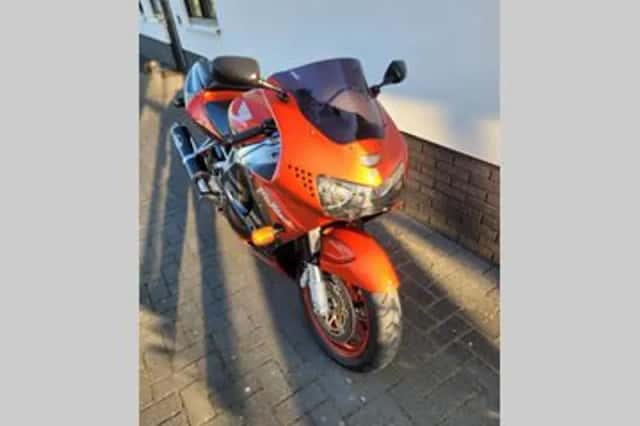 Honda CBR 900 RR Fireblade (1999) thumbnail 5