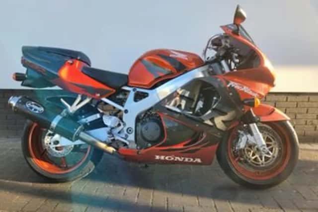 Honda CBR 900 RR Fireblade (1999) thumbnail 6