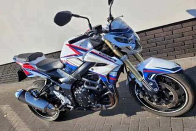 Suzuki GSR750 (2012) thumbnail 2