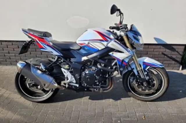 Suzuki GSR750 (2012) thumbnail 3