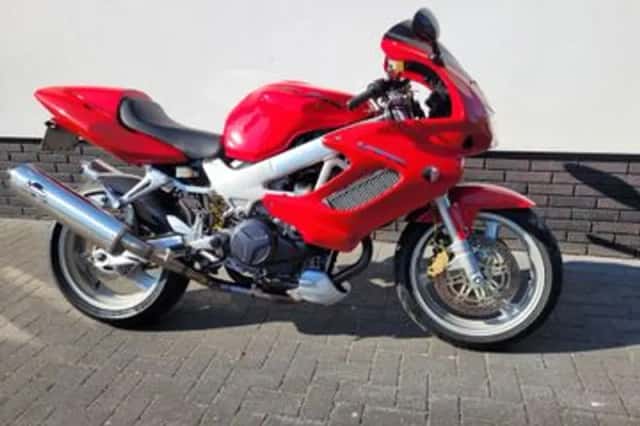 Honda VTR 1000 F Firestorm (2002) thumbnail 5