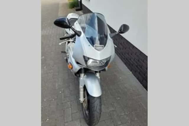 Honda VTR 1000 Firestorm -Remus -nette (1999) thumbnail 5