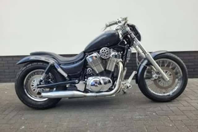 Suzuki VS 1400 Intruder (1990) thumbnail 1