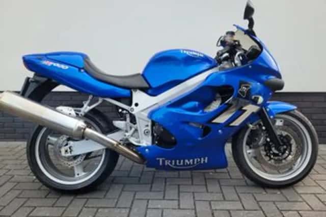 Triumph TT600 (2001) thumbnail 1