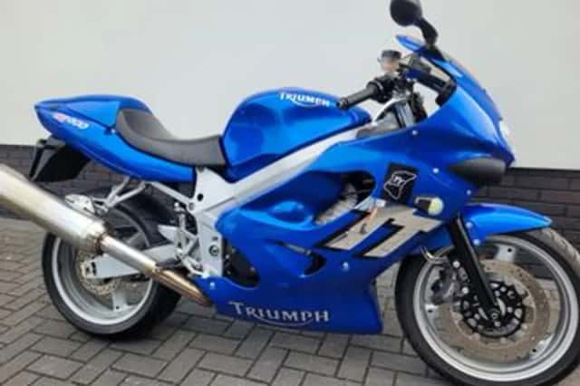 Triumph TT600 (2001) thumbnail 2
