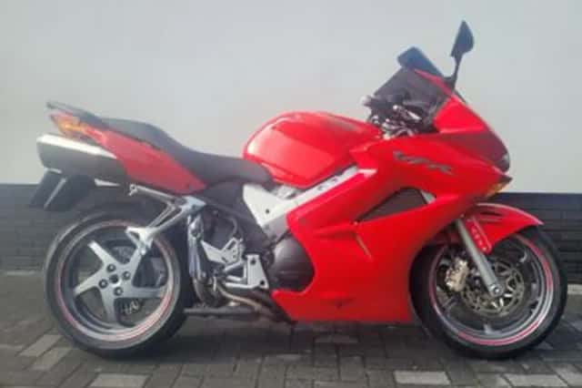 Honda VFR 800 FI (2005) thumbnail 1