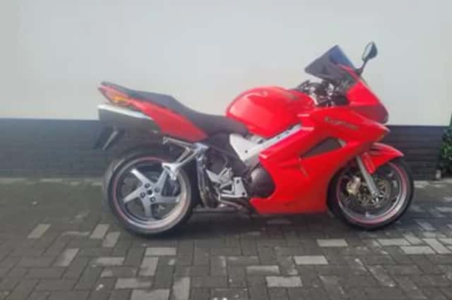 Honda VFR 800 FI (2005) thumbnail 4