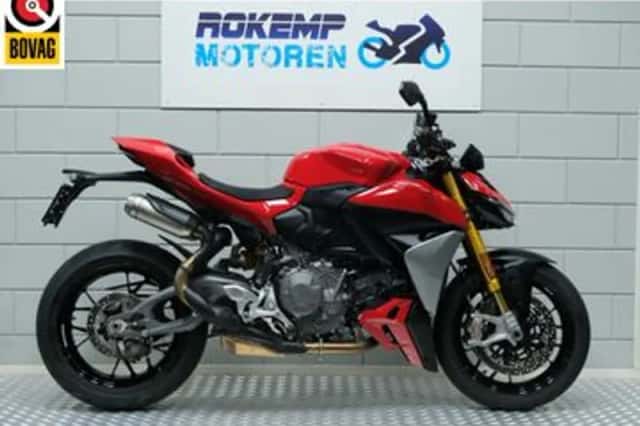 Ducati Streetfighter V2 (2025) thumbnail 1