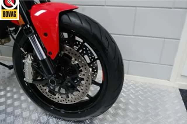 Ducati Monster (2021) thumbnail 2