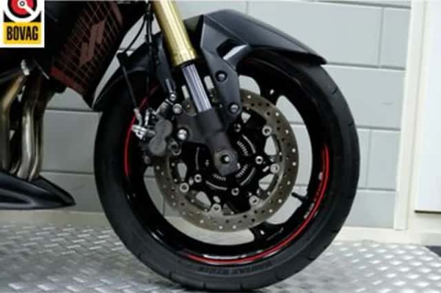 Suzuki GSR750 (2015) thumbnail 2