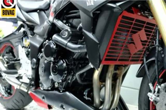 Suzuki GSR750 (2015) thumbnail 3