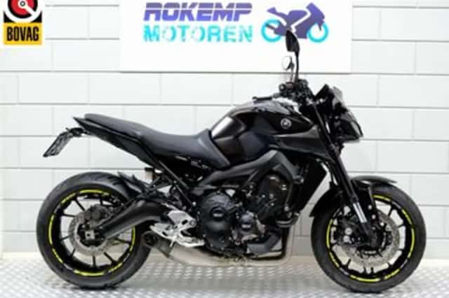 Yamaha MT-09 (2018) thumbnail 1