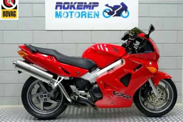 Honda VFR 800 FI (2001) thumbnail 1
