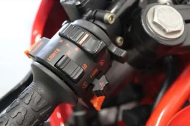 DUCATI 900 SS (1990) thumbnail 6