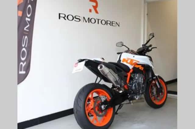 KTM 890 DUKE R (2020) thumbnail 3