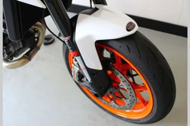 KTM 890 DUKE R (2020) thumbnail 4