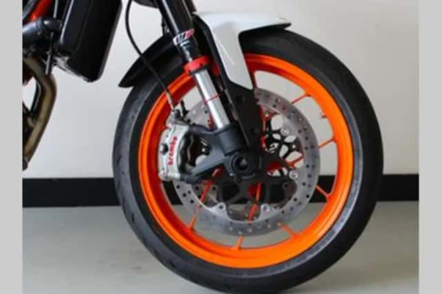 KTM 890 DUKE R (2020) thumbnail 5