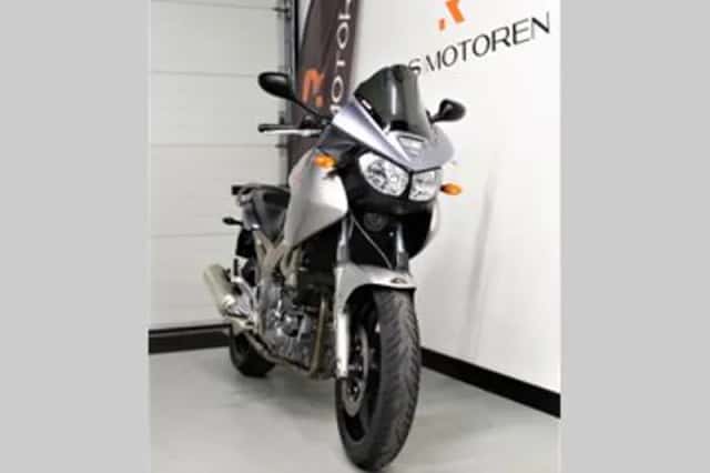 YAMAHA TDM 900 (2003) thumbnail 2