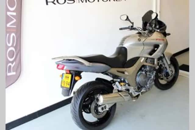 YAMAHA TDM 900 (2003) thumbnail 3