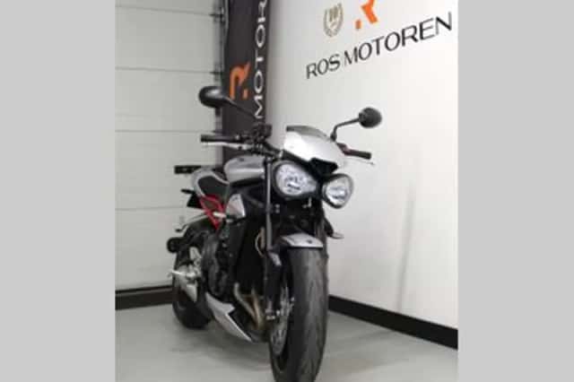 TRIUMPH STREET TRIPLE R LOW RIDE HEIGHT (2019) thumbnail 2