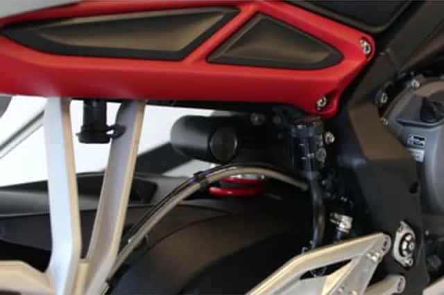 TRIUMPH STREET TRIPLE R LOW RIDE HEIGHT (2019) thumbnail 6