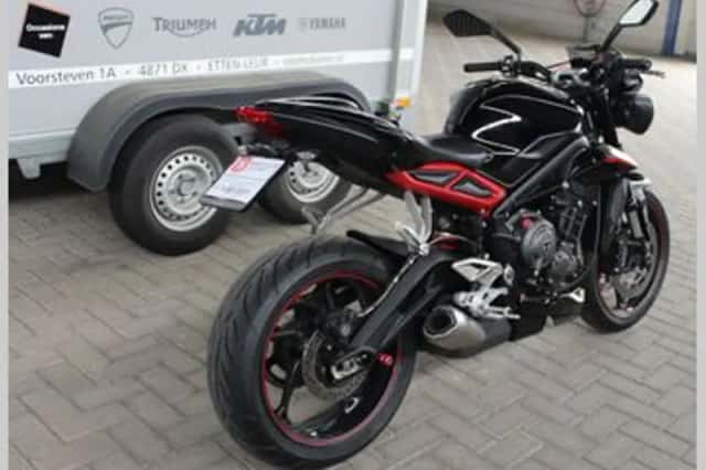 TRIUMPH STREET TRIPLE 765 R (2017) thumbnail 3