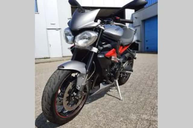 Triumph Street Triple R (2014) thumbnail 5