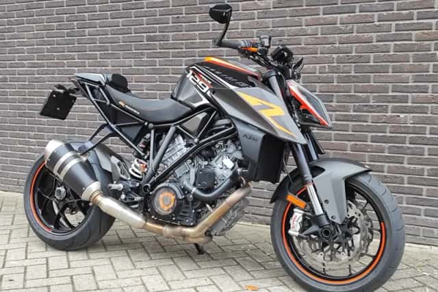 KTM 1290 Super Duke (2018) thumbnail 3