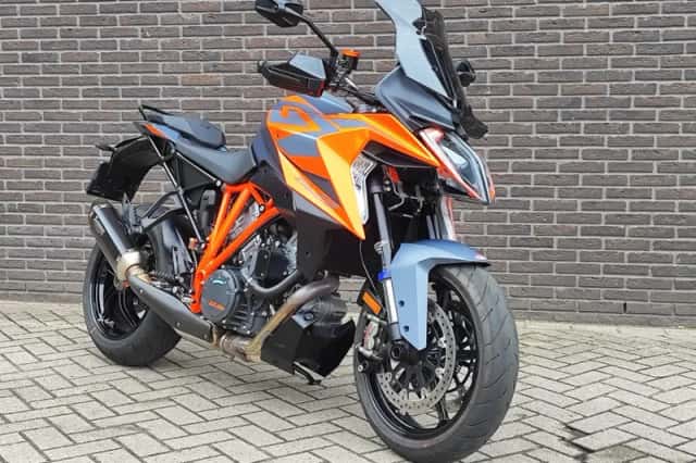KTM 1290 Super Duke GT (2024) thumbnail 1