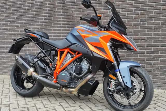 KTM 1290 Super Duke GT (2024) thumbnail 3