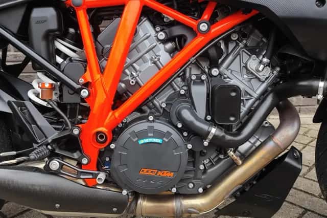 KTM 1290 Super Duke GT (2024) thumbnail 5
