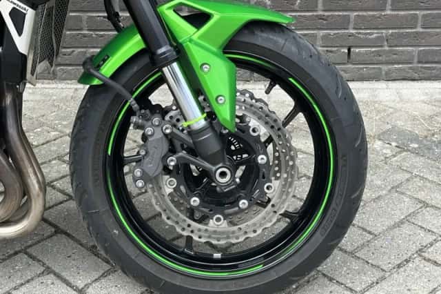 Kawasaki Z900 (2017) thumbnail 4