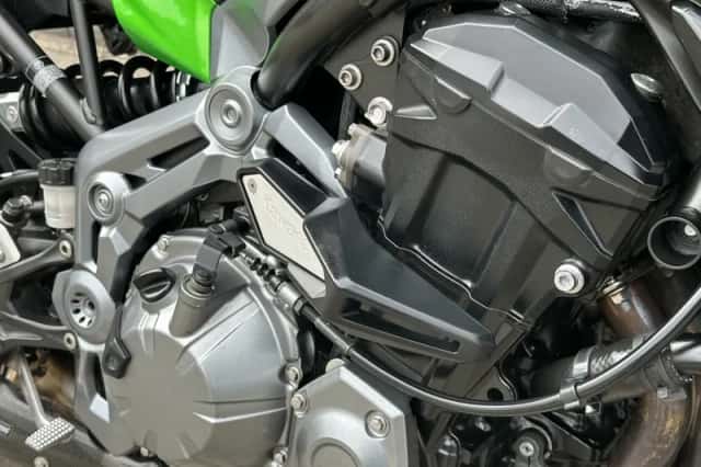 Kawasaki Z900 (2017) thumbnail 6